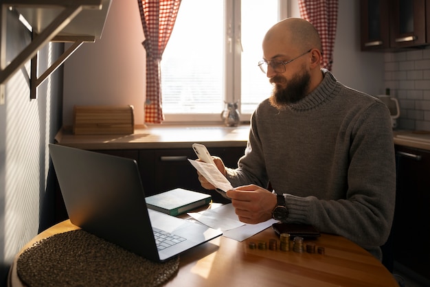 Financial Planning for Self-Employed: Maximize Savings in 2025