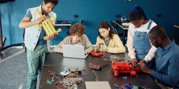 New STEM Education Initiatives: What US Students Need to Know for 2025 - Cover Image